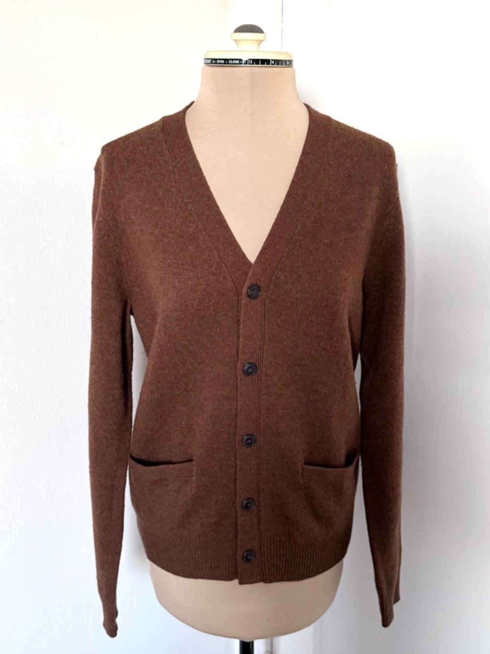 Uniqlo Camel Caramel Brown 100% Wool Cardigan Sweater size XS